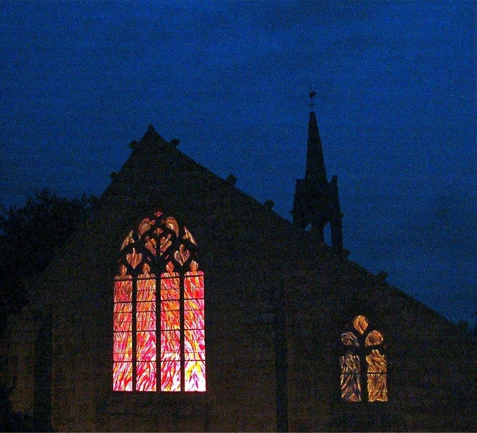 Les éblouissants vitraux de Bazaine à la Chapelle de la Madeleine de Penmarc&...