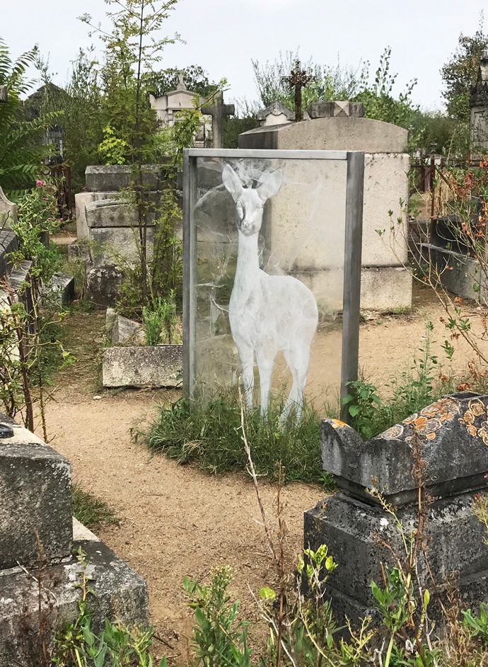 Le voyage à Nantes : une œuvre de  Pascal Convert au  Cimetière de la Miséric...