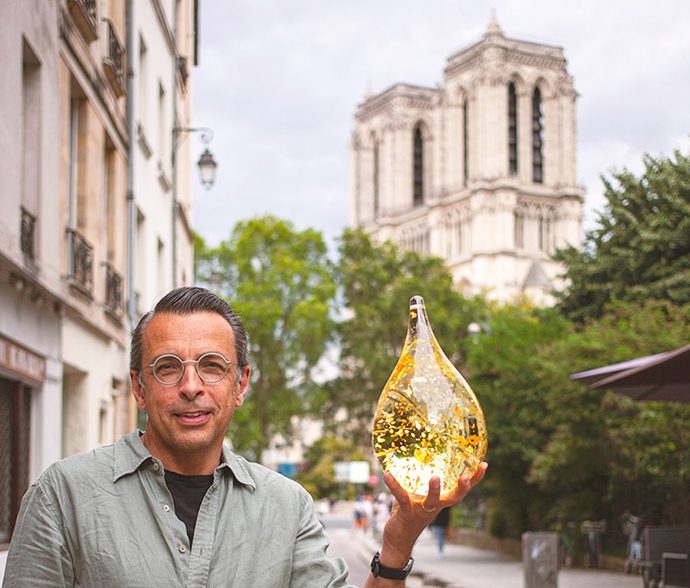 « Larmes de joie » de Benoît Dutour exposées à la Madeleine à Paris pour Noël...