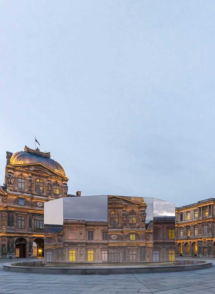 Installation d’Eva Jospin : « Panorama » dans la Cour carrée du Louvre