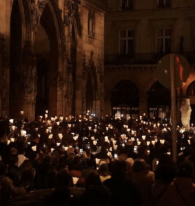 Notre-Dame en sa Maison.  Un chemin d’art et de lumière vers « Notre-Dame du pilier » première étape